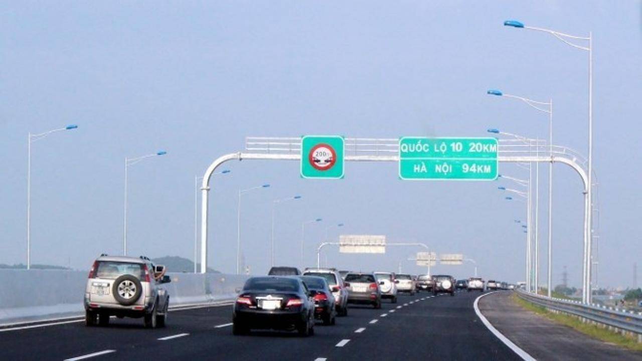 10 nguyên tắc lái xe an toàn trên cao tốc - HOCLAIXE.NET