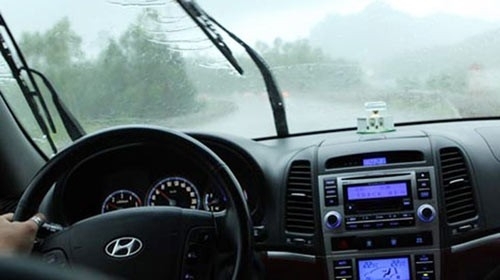 10 mẹo cần nhớ khi lái xe dưới mưa, kỹ năng quan trọng cho người mới học lái xe ô tô - hoclaixe.net